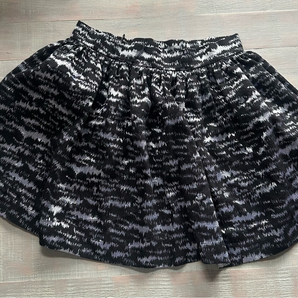 Black and White Pleated Bubble Mini Skirt